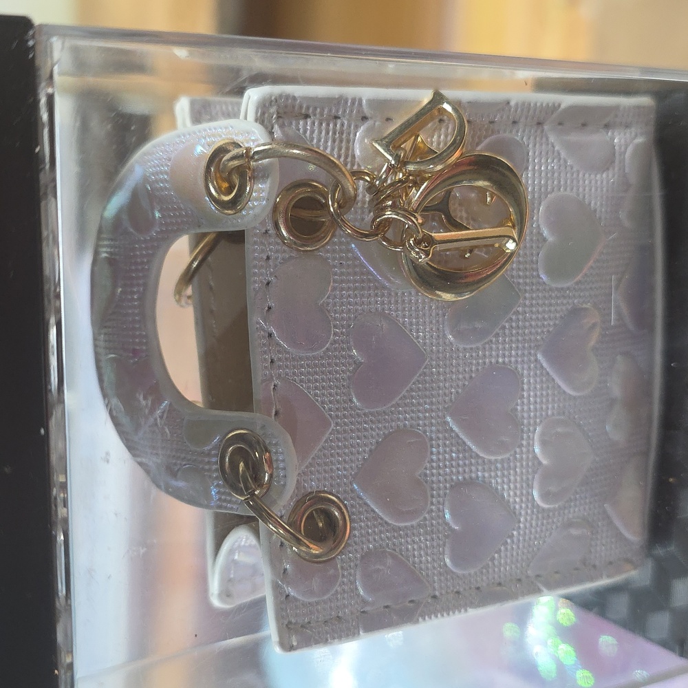 Airpod Cases - Picture 3 of 4
